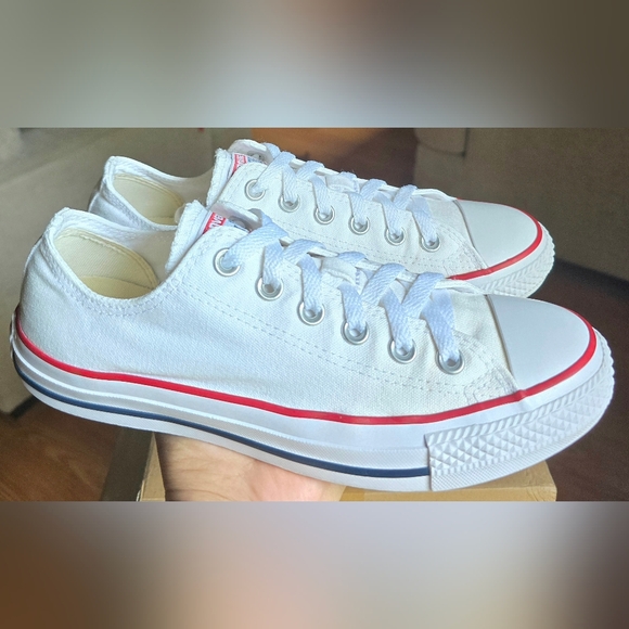 Converse Chuck Taylor All Star White Unisex Low Top Shoes, Sz 6 Men's/8 Women's - Picture 3 of 8